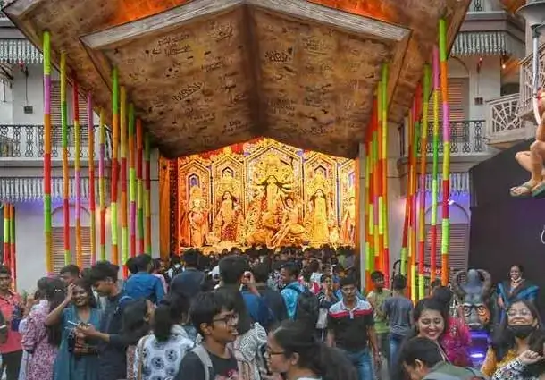 Kolkata Durga Puja Parikrama Pandal Hopping